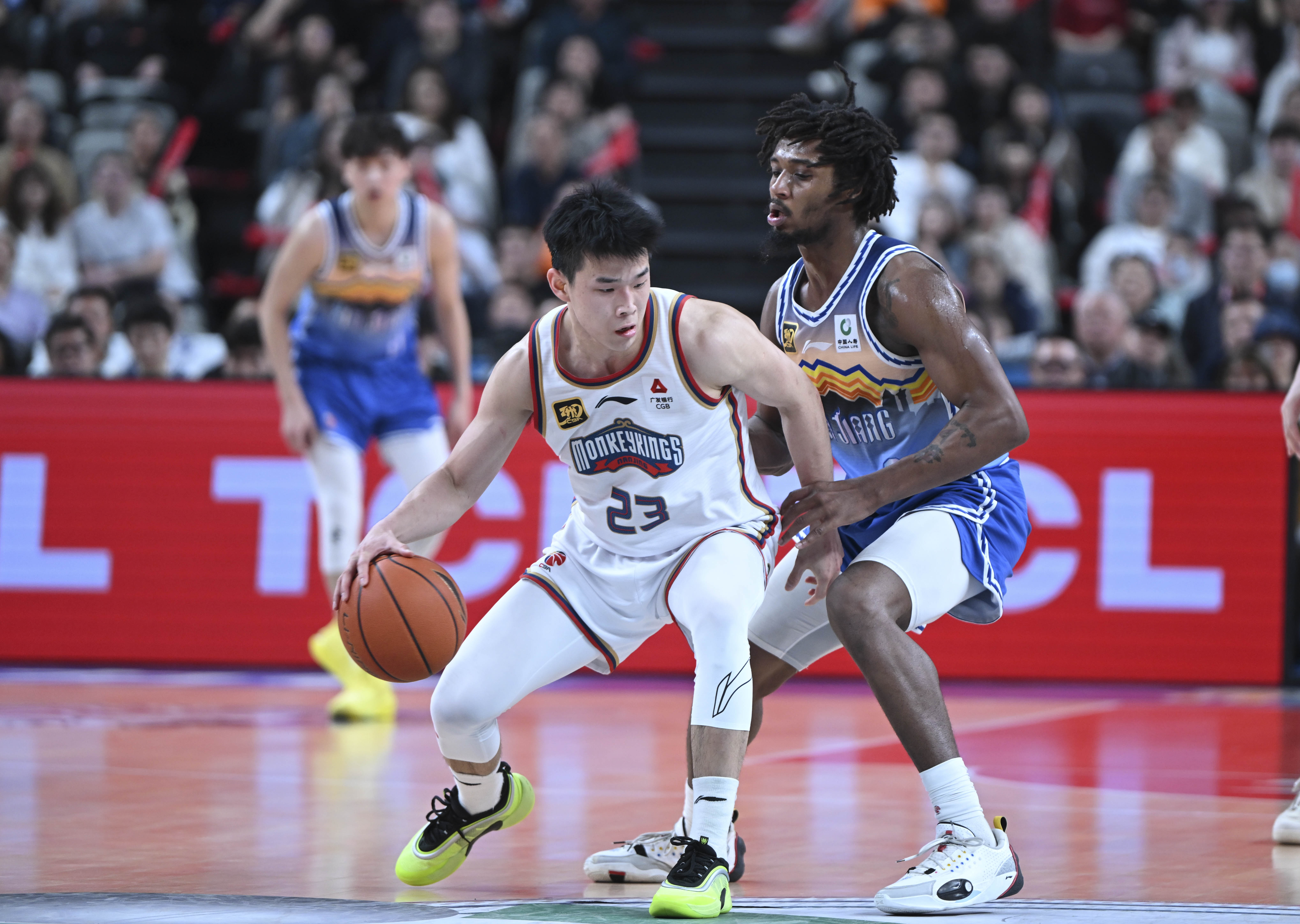 阿斯顿维拉迎CBA季后赛关键赛,冲刺阶段刷新队史纪录,赛场秩序良好,赛季目标并未改变的简单介绍 阿斯顿维拉迎CBA季后赛关键赛,冲刺阶段刷新队史纪录,赛场秩序良好,赛季目标并未改变的简单介绍