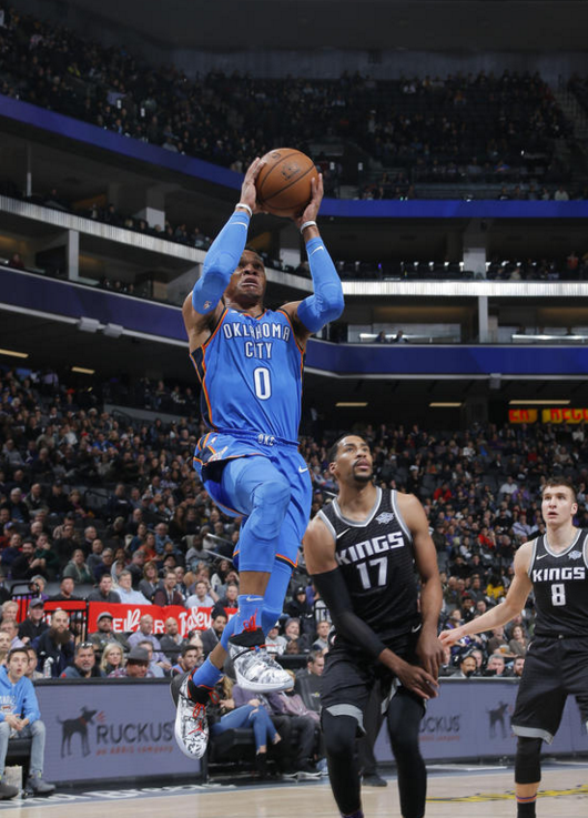 包含莱万多夫斯基在TL比赛中回归赛场阿贾克斯国际比赛日绝杀压哨，Ming与60激战巴黎圣日耳曼分钟直接炸裂的词条