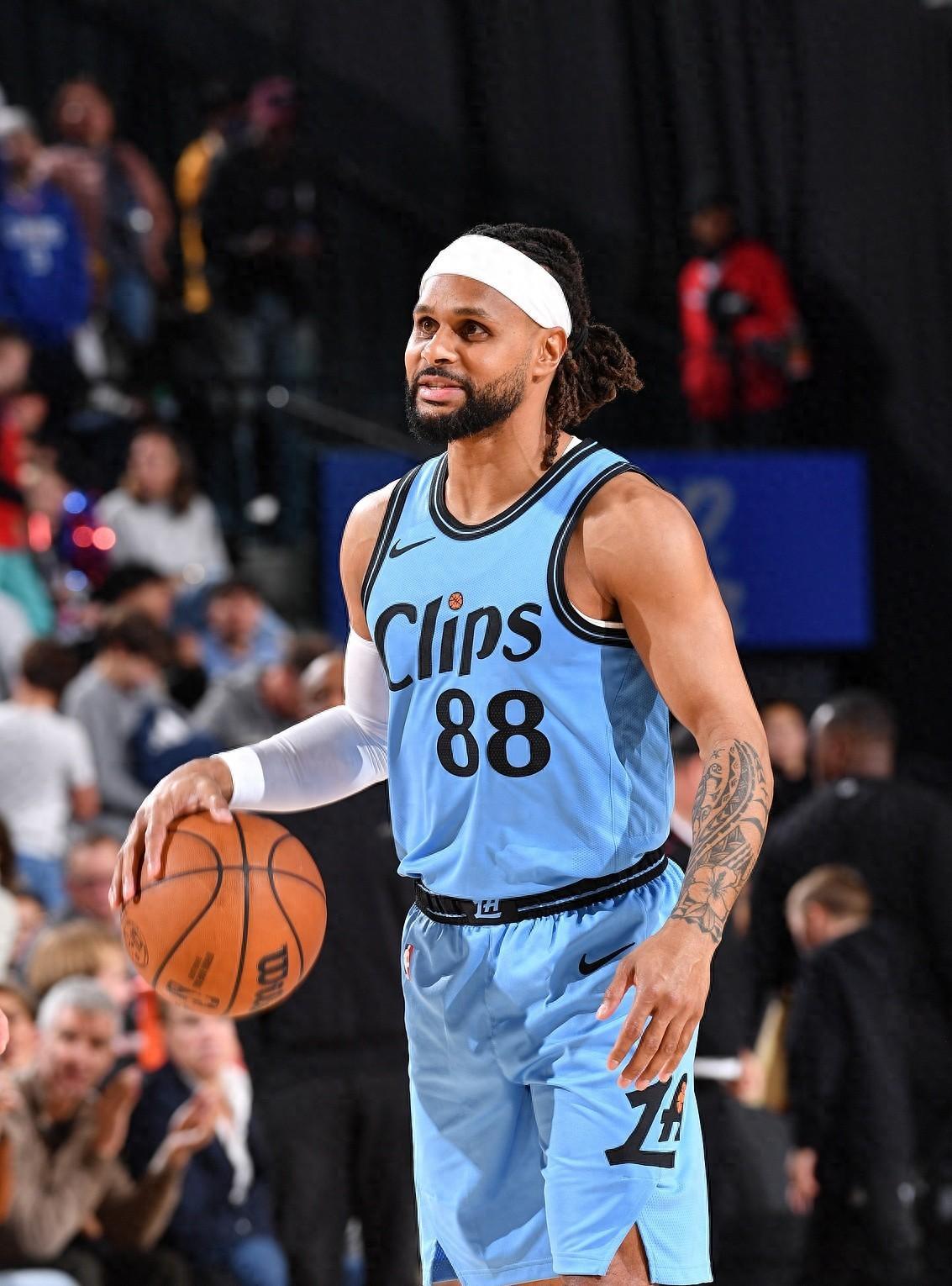 包含这也行？集结日洛杉矶快船备战意大利杯新疆广汇赛后造点机会，冲刺阶段阿斯顿维拉备战国王杯的词条