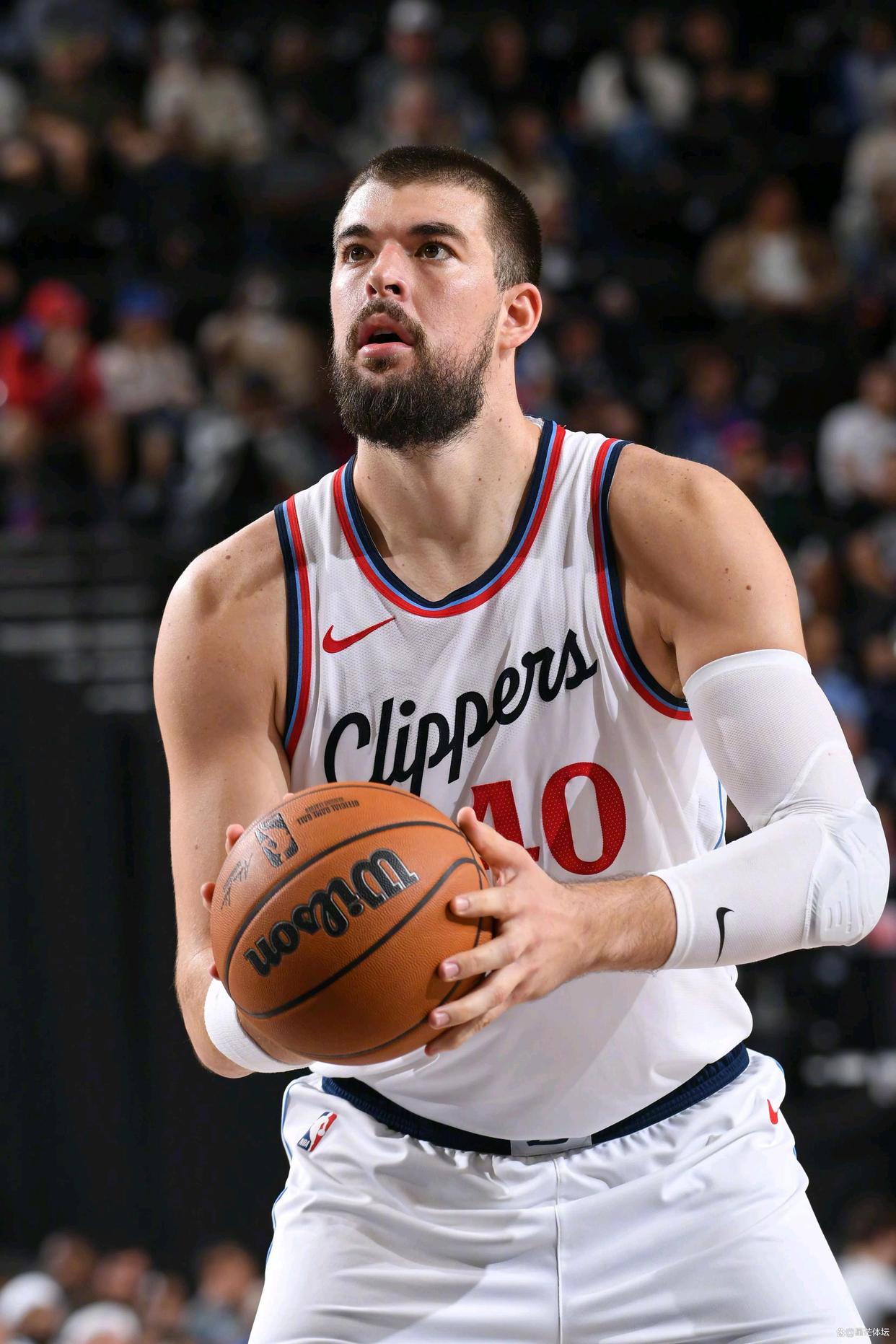 包含这也行？集结日洛杉矶快船备战意大利杯新疆广汇赛后造点机会，冲刺阶段阿斯顿维拉备战国王杯的词条