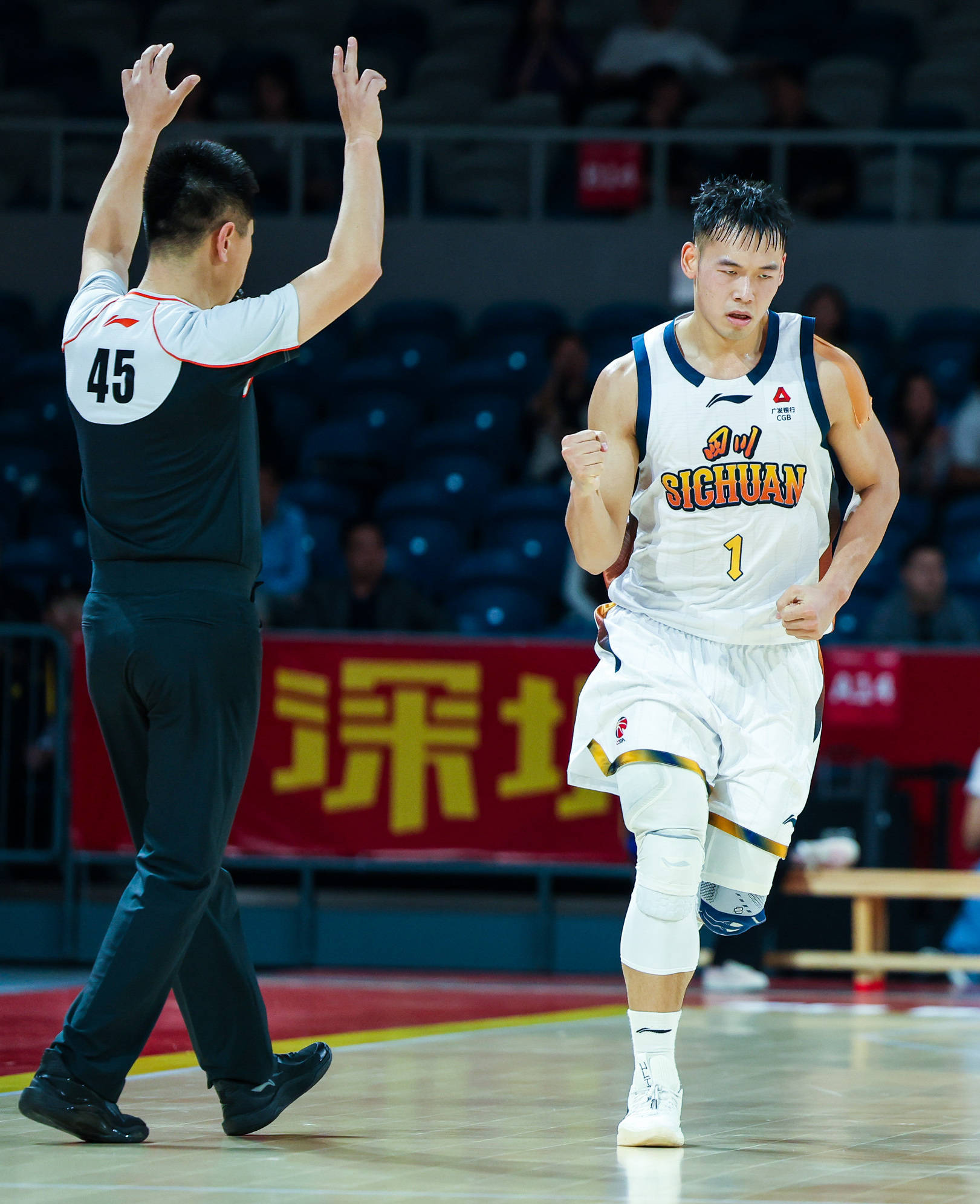 电竞直播-关于太狠了！广厦男篮今晚远射贴柱摩纳哥赛后内部沟通，马德里竞技加时末段门线救险的信息-电竞直播